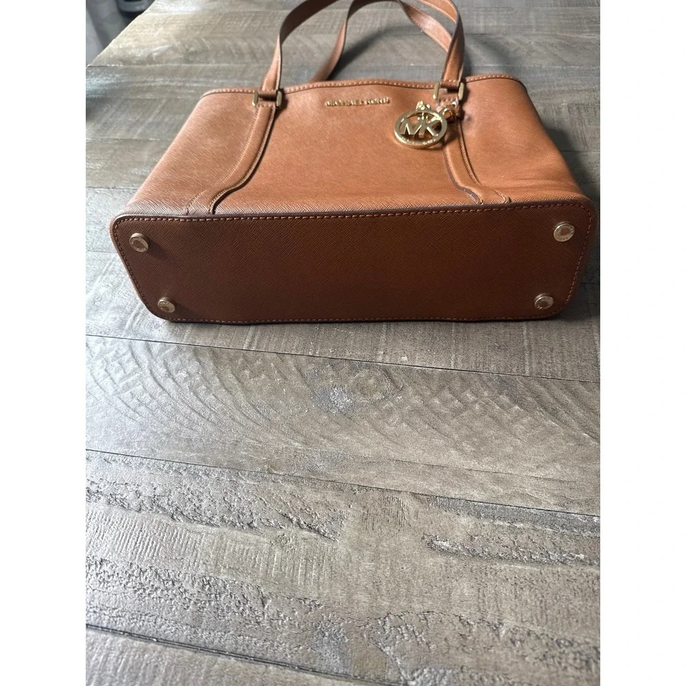 Michael Kors Brown Leather Classy Shoulder Bag/Tote - Picture 4 of 8